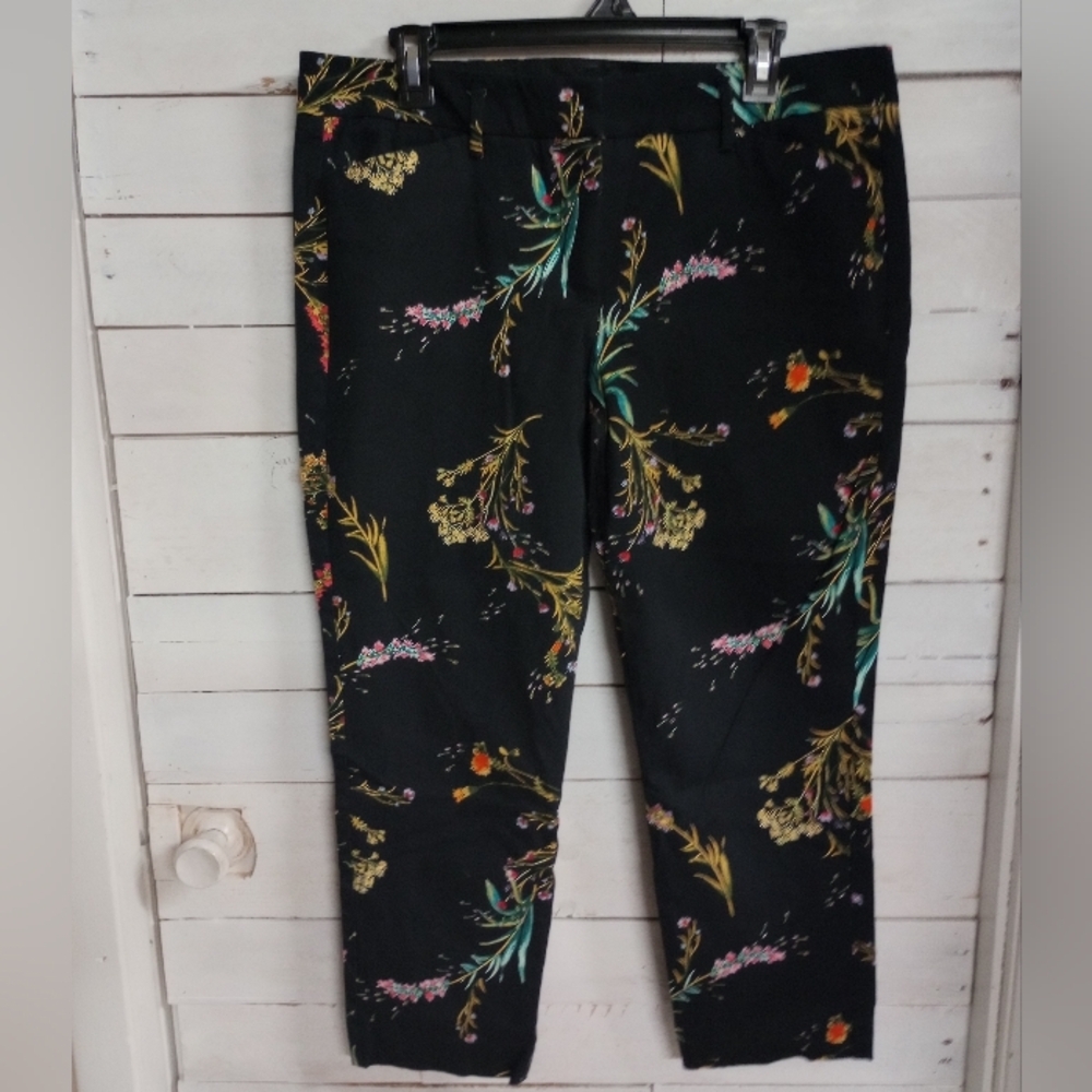 Worthington Women's 12P Pants Floral Black Ankle Length.